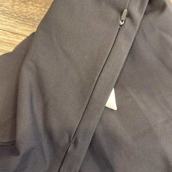 Black Lululemon Cropped Reflective Leggings size 10